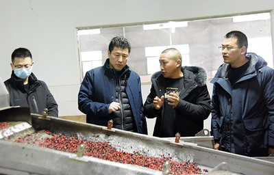 李方甫強(qiáng)調(diào)加強(qiáng)森林防滅火能力建設(shè)，推動電子產(chǎn)品銷售助力消防現(xiàn)代化